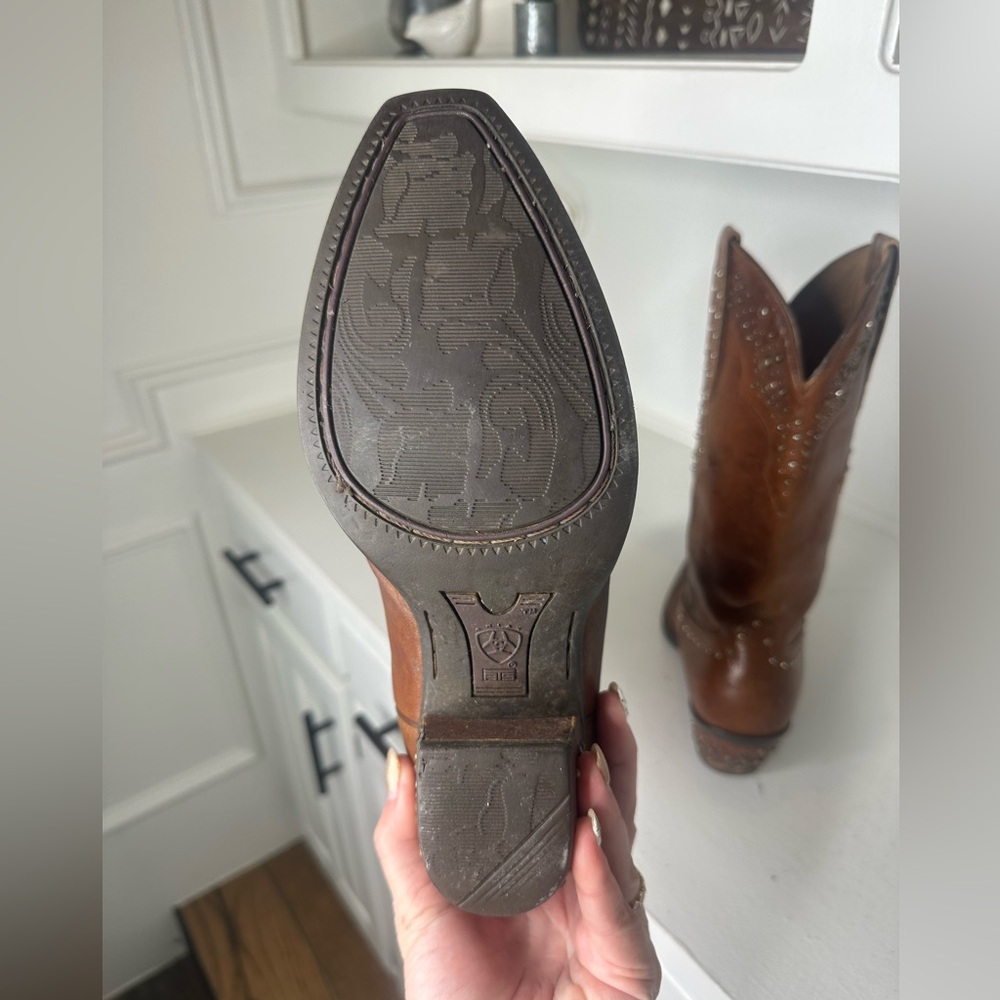 Ariat Women’s 9B Studded Western Cowboy Boots Brown Leather Distressed - Picture 8 of 9